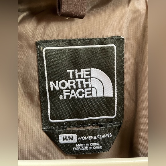 The North Face Women’s 2-piece Ski/Winter Jacket - Picture 8 of 16